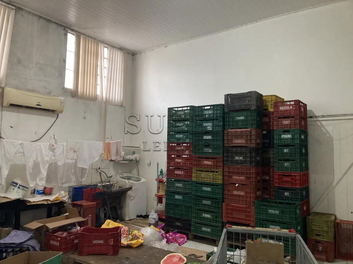 LOTE 001 - Terreno Urbano “Encravado” com área de 1.400m²,com um galpão de 849,82m², São Francisco de Assis/RS