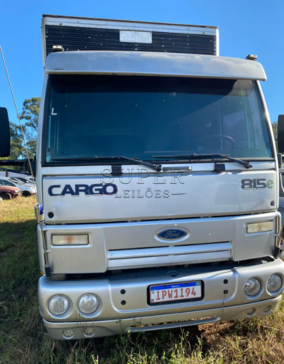 LOTE 001 - Caminhão Ford/Cargo 815 E de placas IPW1I94, DIESEL ANO/MODELO 2009