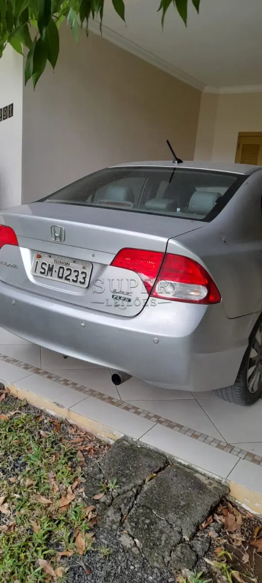 LOTE 001 - UM VEICULO HONDA/CIVIC LXL FLEX, 140CV, PLACA ISM0233, PRATA, ANO/MODELO 2011