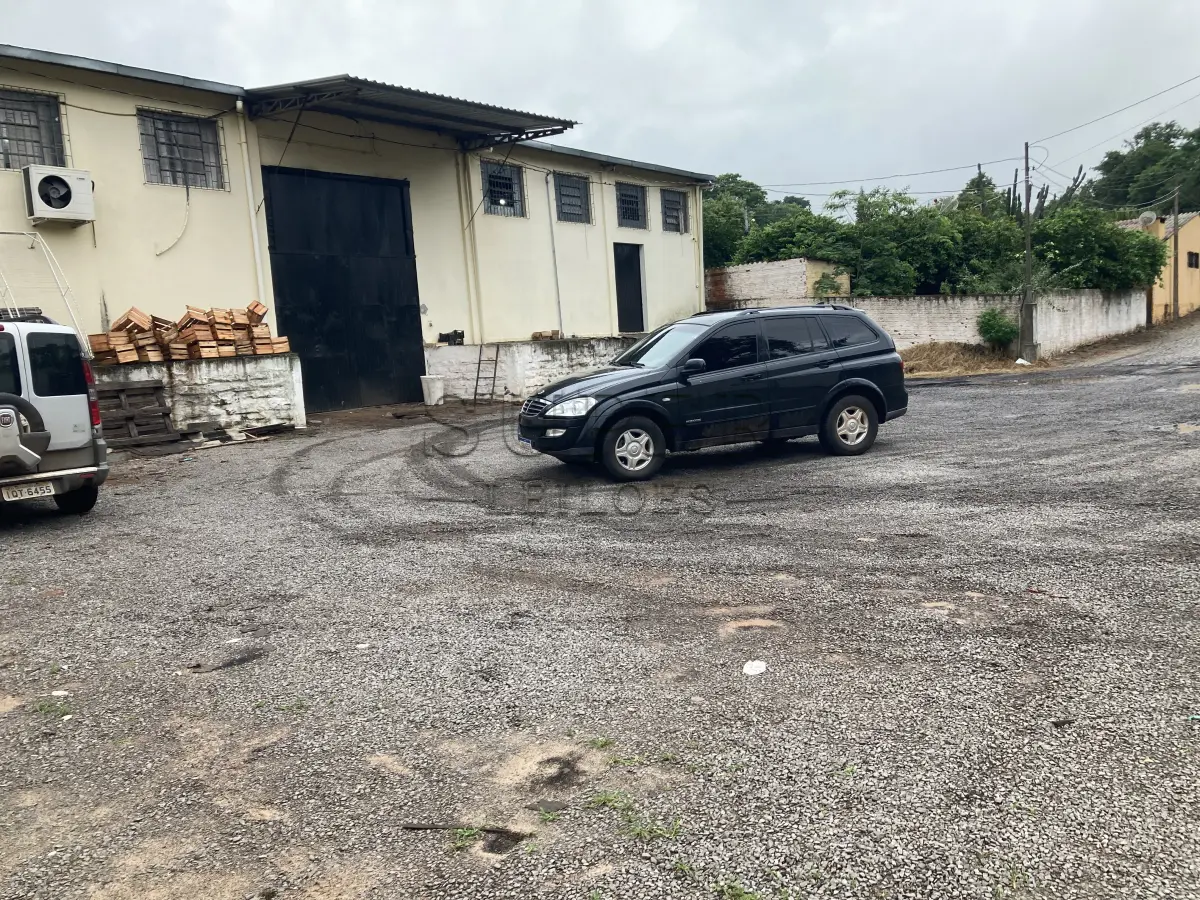 LOTE 001 - Terreno Urbano “Encravado” com área de 1.400m²,com um galpão de 849,82m², São Francisco de Assis/RS
