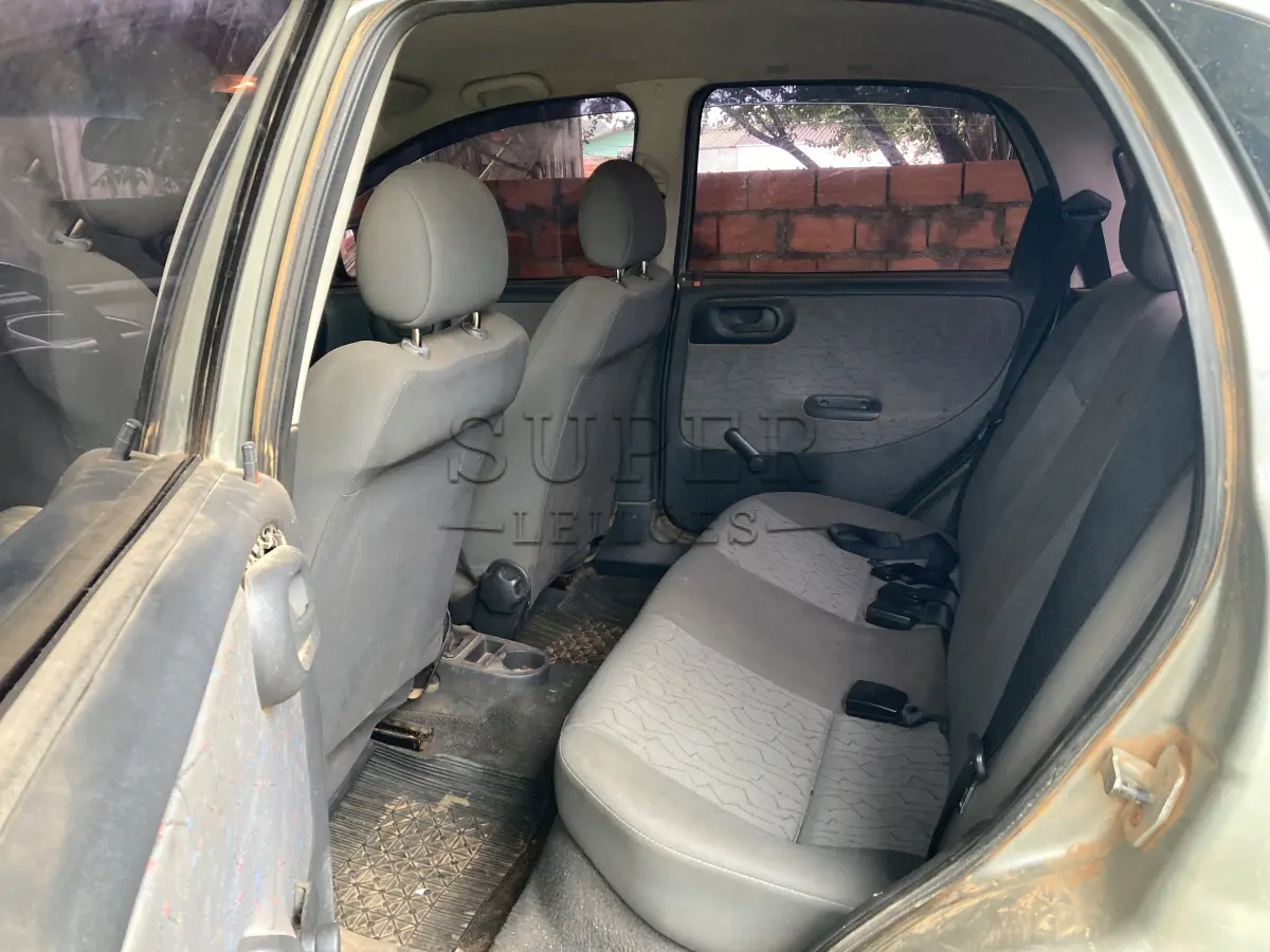LOTE 001 - 01 LOTE - GM/ CORSA SEDAN JOY 1.0, placa IMY2275, cor cinza, ano/modelo 2006, motor flex power 8v, 04 portas.