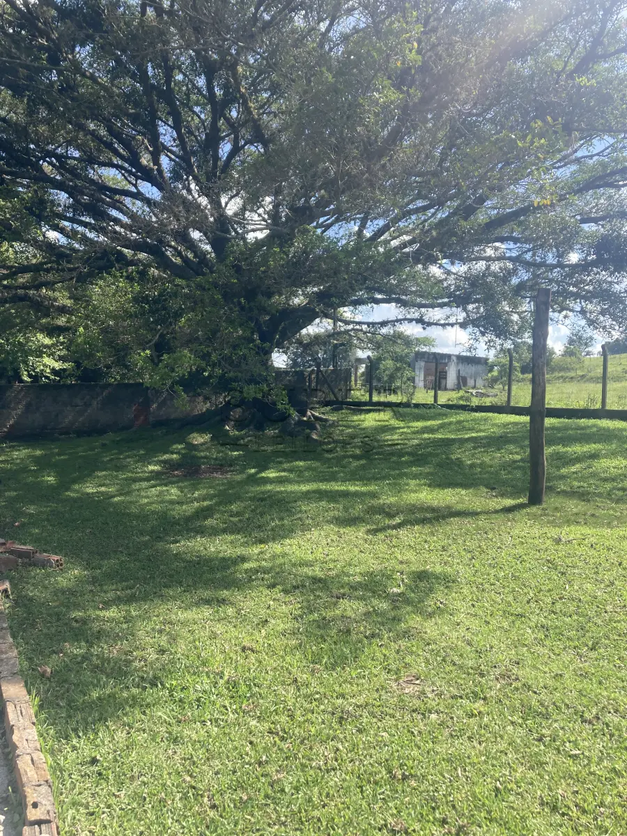 LOTE 001 - Área “A” de Terreno, fração equivalente a 6.699,50m², fazendo frente com a rodovia RS-020