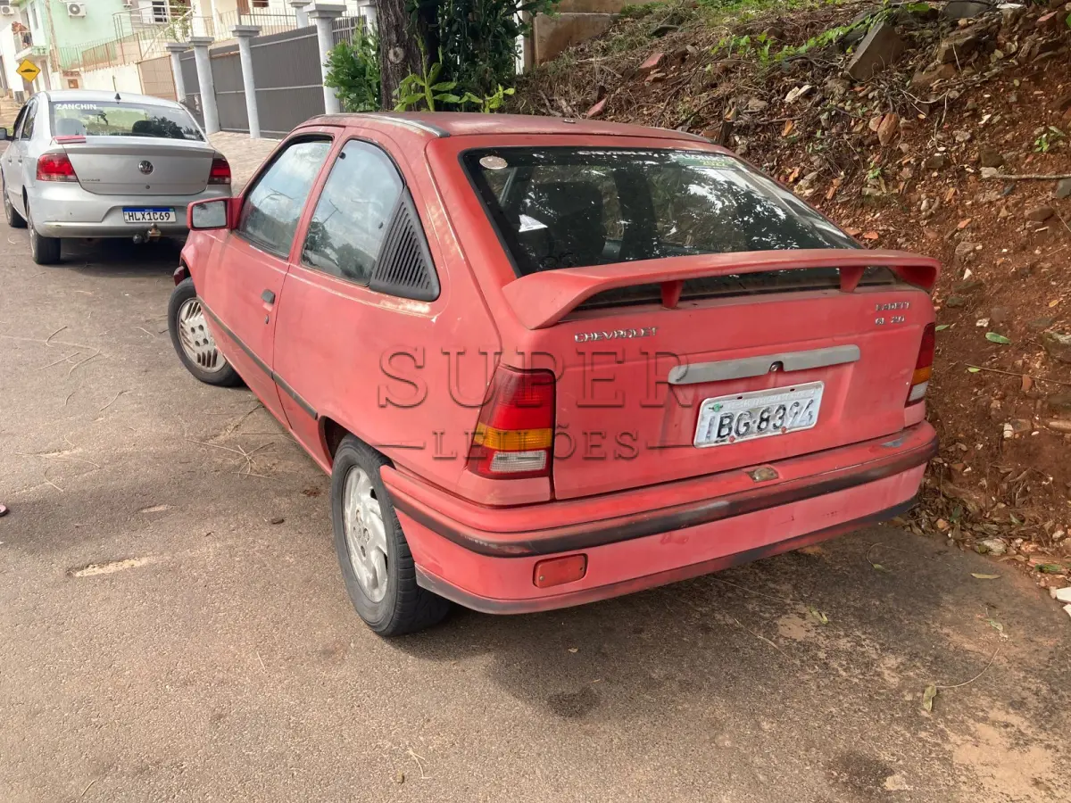 LOTE 001 - VEICULO GM/KADETT SL/E, PLACAS IBG8394, GASOLINA, VERMELHA, ANO/MODELO 1989