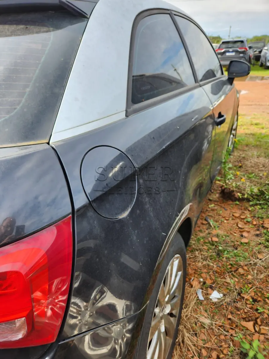 LOTE 001 - o Audi A1 1.4TFSI, placas EUG1166, Chassi WAUAYA8X1CB007226, Ano/Modelo 2011/2012, cor Preto.
