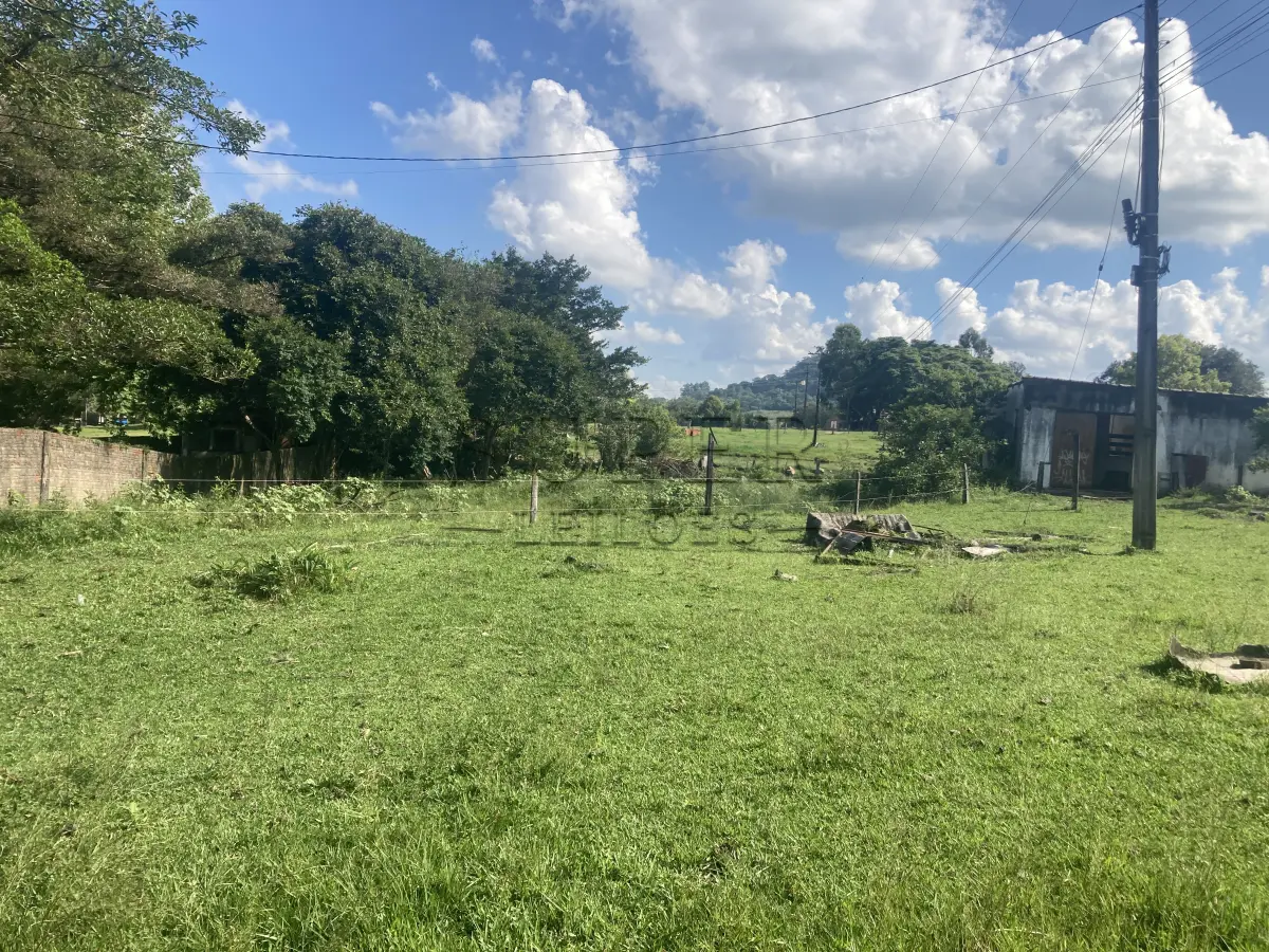 LOTE 001 - Área “A” de Terreno, fração equivalente a 6.699,50m², fazendo frente com a rodovia RS-020