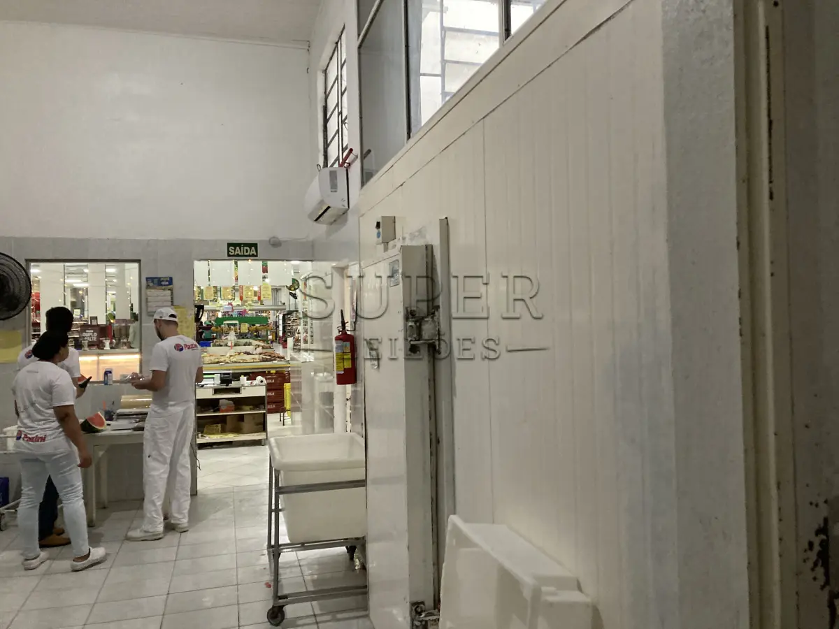 LOTE 001 - Terreno Urbano “Encravado” com área de 1.400m²,com um galpão de 849,82m², São Francisco de Assis/RS