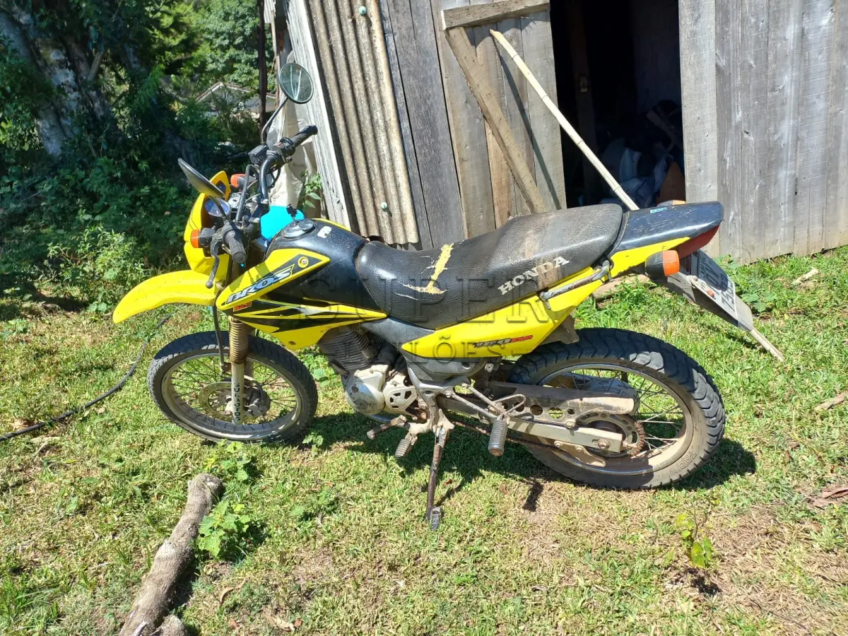 LOTE 001 - MOTOCICLETA NXR BROX ESD ANO/MODELO 2008, PLACA IOV 7583, AMARELA
