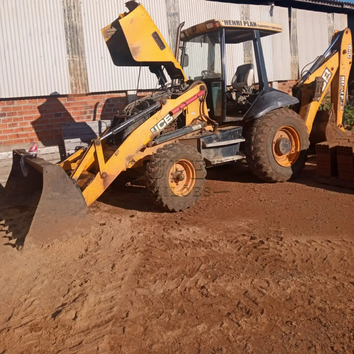 LOTE 001 - LOTE 01-  RETROESCAVADEIRA ,JCB MODELO 3C, 4X2, ANO DE FABRICAÇÃO 2014