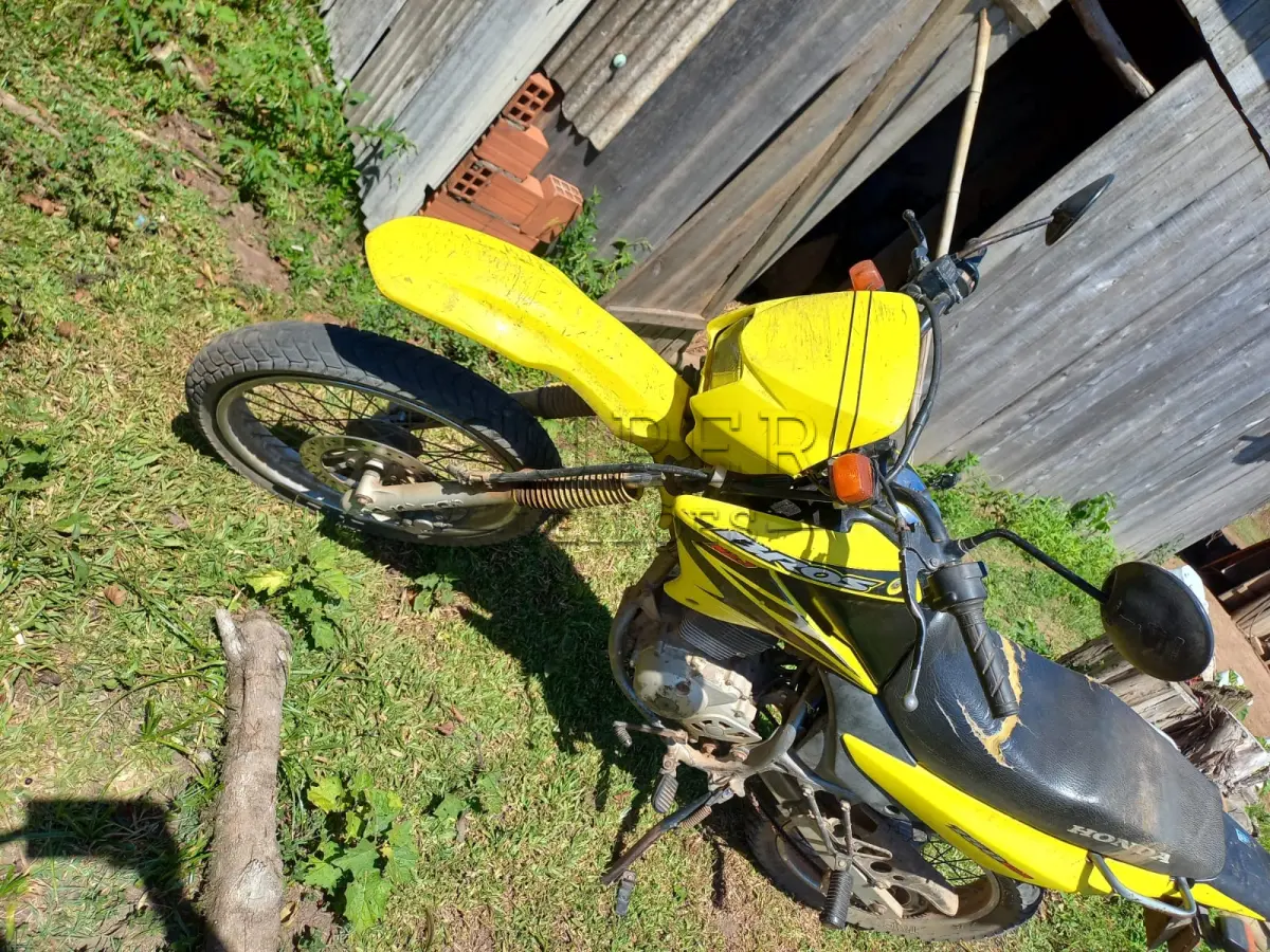 LOTE 001 - MOTOCICLETA NXR BROX ESD ANO/MODELO 2008, PLACA IOV 7583, AMARELA