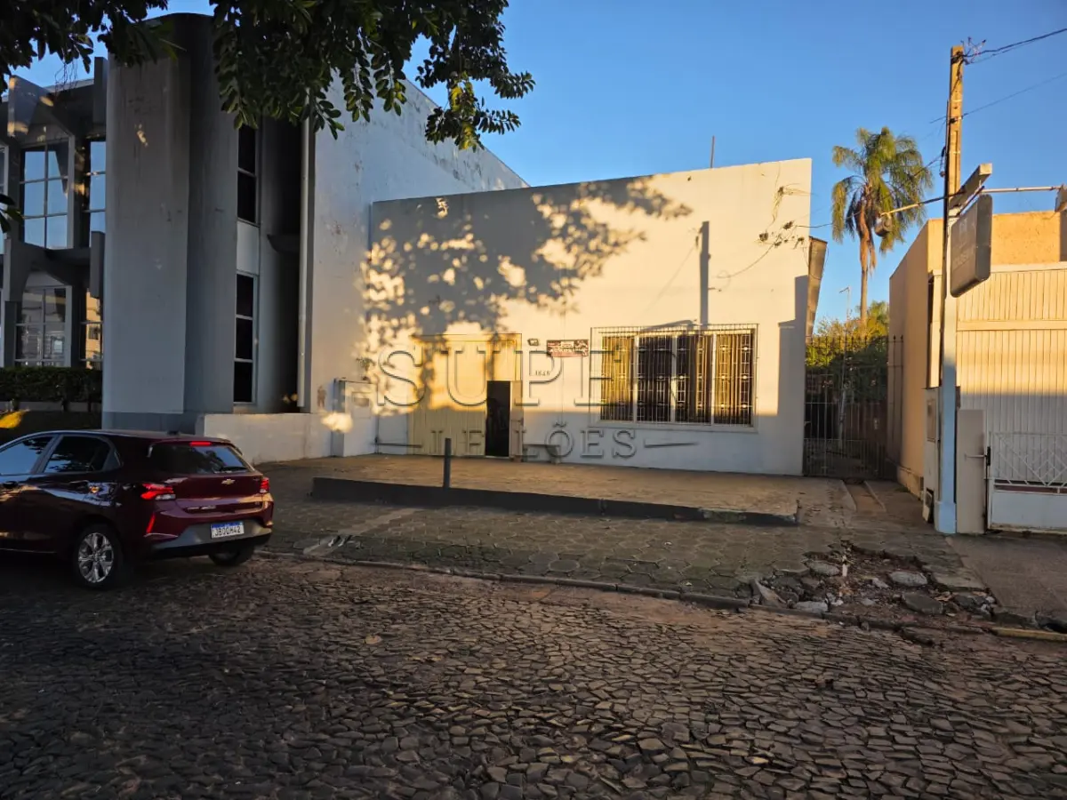 LOTE 001 - UM PRÉDIO DE ALVENARIA, , com área total de 230,00m², Avenida Farroupilha nº 1645, São Francisco de Assis/RS