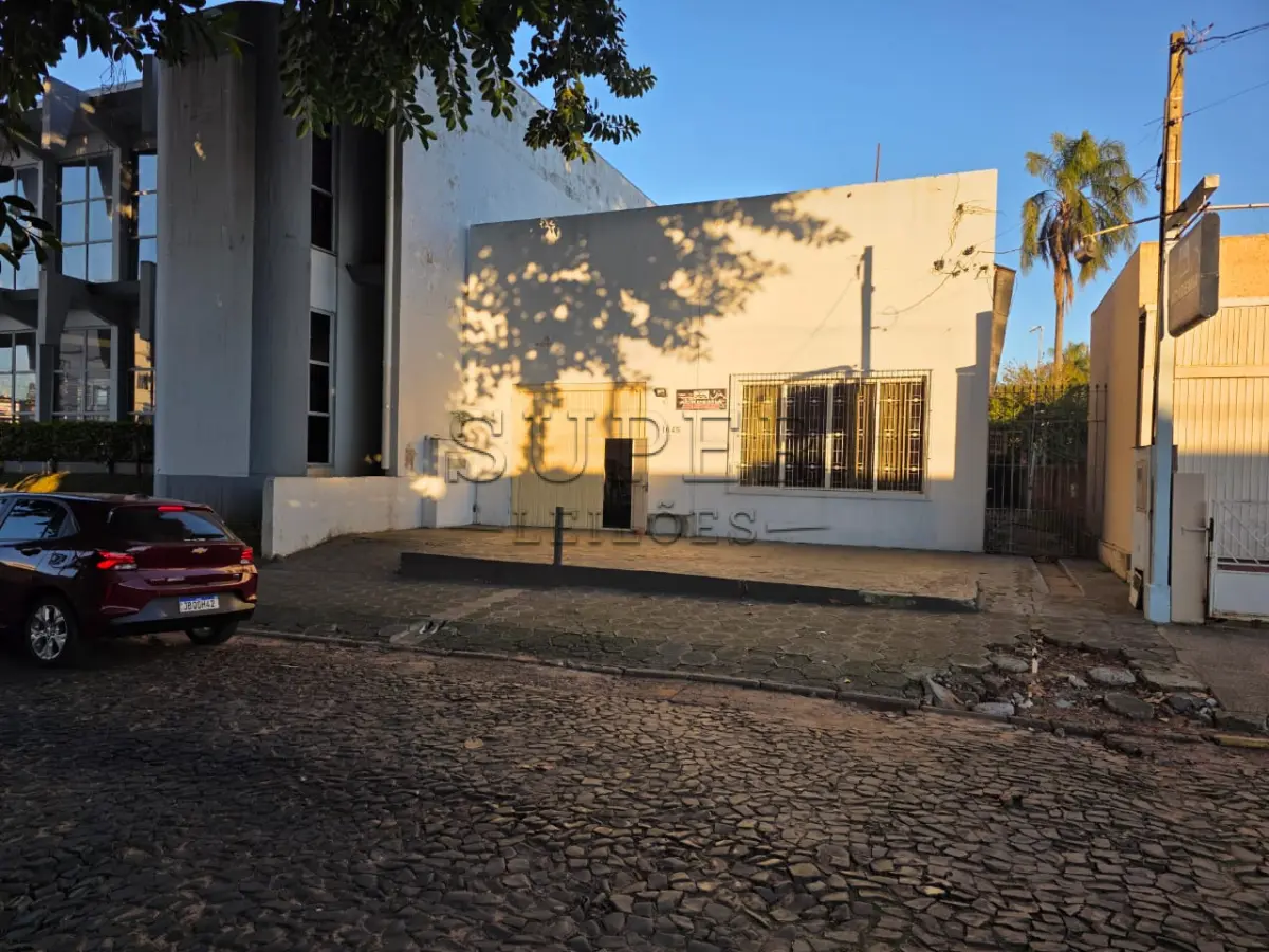 LOTE 001 - UM PRÉDIO DE ALVENARIA, , com área total de 230,00m², Avenida Farroupilha nº 1645, São Francisco de Assis/RS