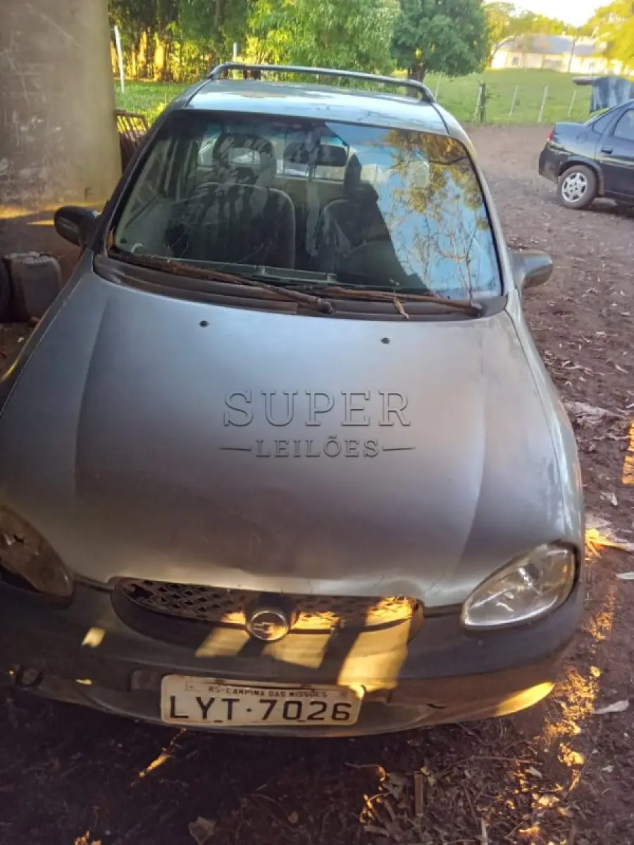 LOTE 003 - Veiculo GM/CORSA GL, ano e modelo 97, tipo camioneta, placa LYT7026