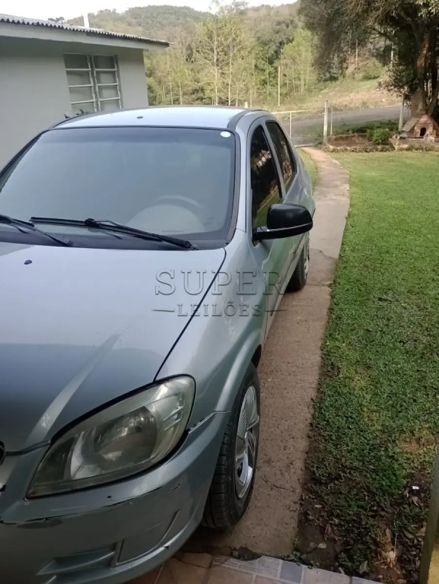 LOTE 001 - DIREITOS E AÇÕES QUE O EXECUTADO TEM OU VENHA A TER SOBRE O VEÍCULO CHEVROLET/PRISMA 1.4L LT, PLACA ISH2164, CHASSI 9BGRP69X0CG242017, RENAVAM 347929664, ANO/MODELO 2011/2012, COR PRATA,