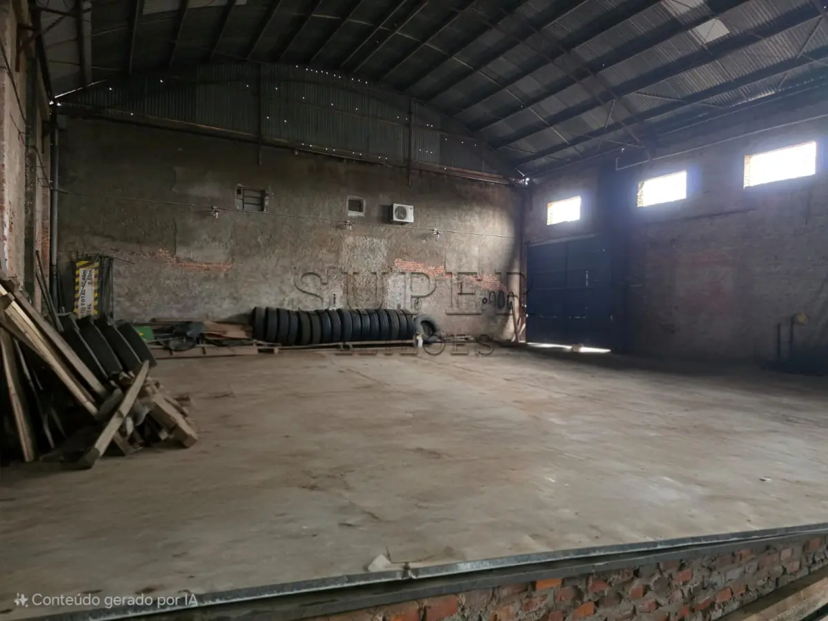 LOTE 000 - UM PRÉDIO DE ALVENARIA, constituído de um salão para fins comerciais, a Rua Ivo Becker, sob número 85,  Cachoeira do Sul/RS