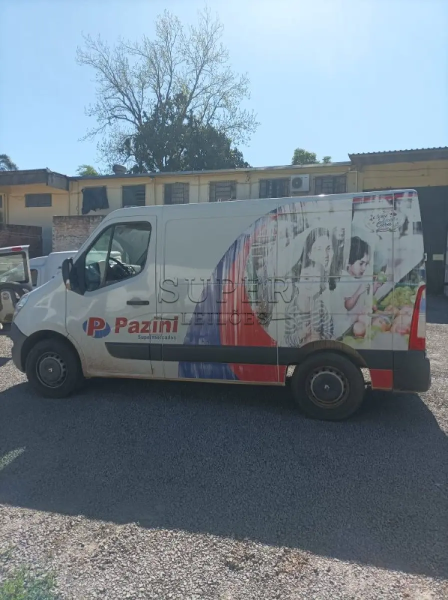 LOTE 013 - Veículo RENAULT/MASTER FUR L1H1, ano/modelo 2015/2016, placa IWY3655
