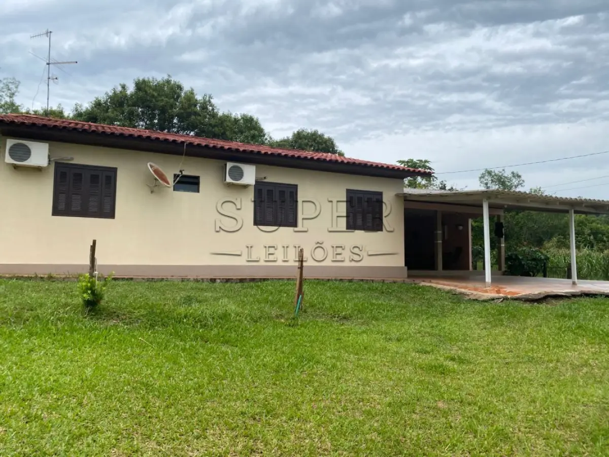 LOTE 006 - LOTE 01: IMÓVEL RURAL com área de 125.000m², om uma casa de madeira,  Linha 1º de Março, da 4ª Secção da região Campina, da Colônia Guarani, sito no município de Porto Lucena/RS