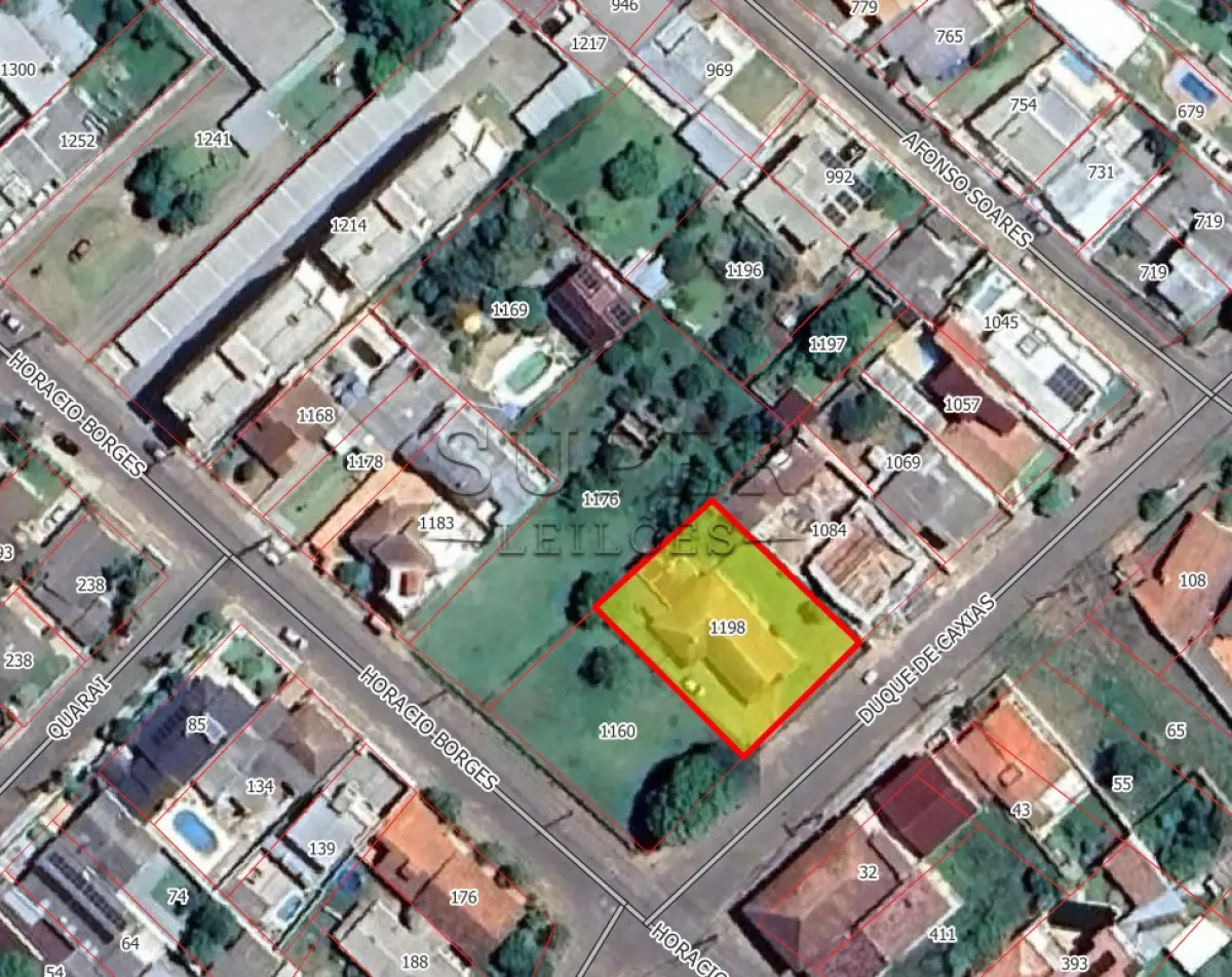 LOTE 006 - Três Terrenos área total 2.722,59m², com uma casa de alvenaria de 193.04m²