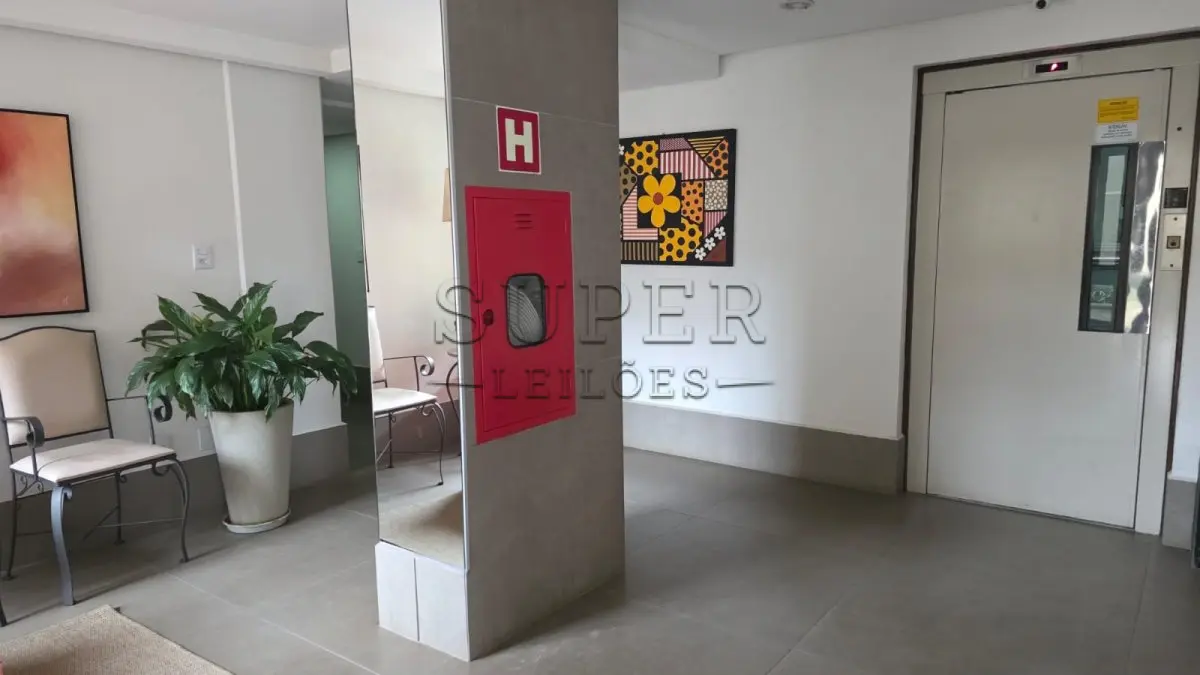 LOTE 002 - Um apartamento nº 801 do Edifício Condomínio Residencial União de Moços, localizado na Rua Sete de Setembro, 744, no município de Cachoeira do Sul - RS