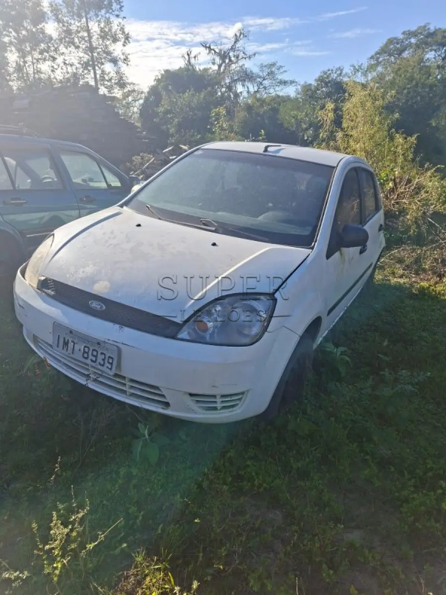 LOTE 008 - Lote 02 – Um Automóvel FORD FIESTA, PLACA IMT8939, Fabricação/Modelo: 2005/2006.