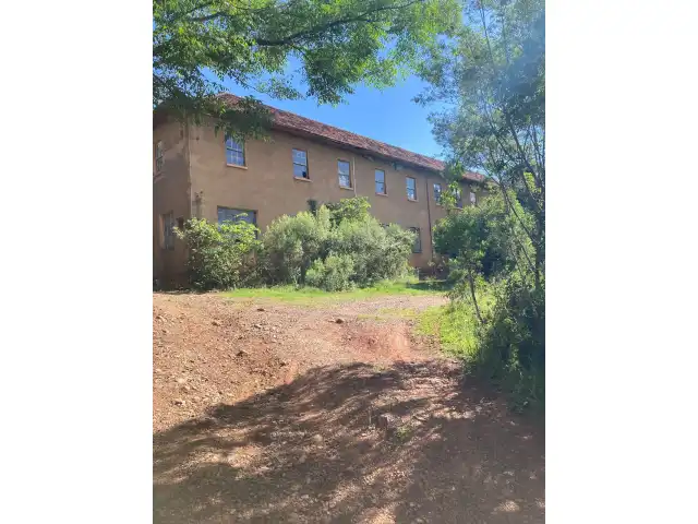 TERRENO URBANO COM 3.720M², CONTENDO UMA EDIFICAÇÃO DE ALVENARIA COM 730,93M², Linha tamanduá 3º Distrito de Sobradinho/RS