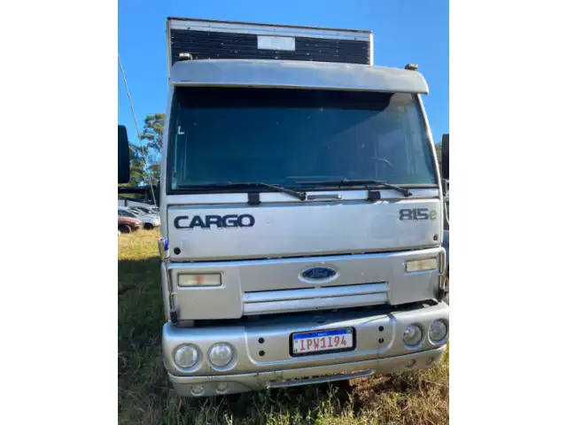 Caminhão Ford/Cargo 815 E de placas IPW1I94, ANO/MODELO 2009