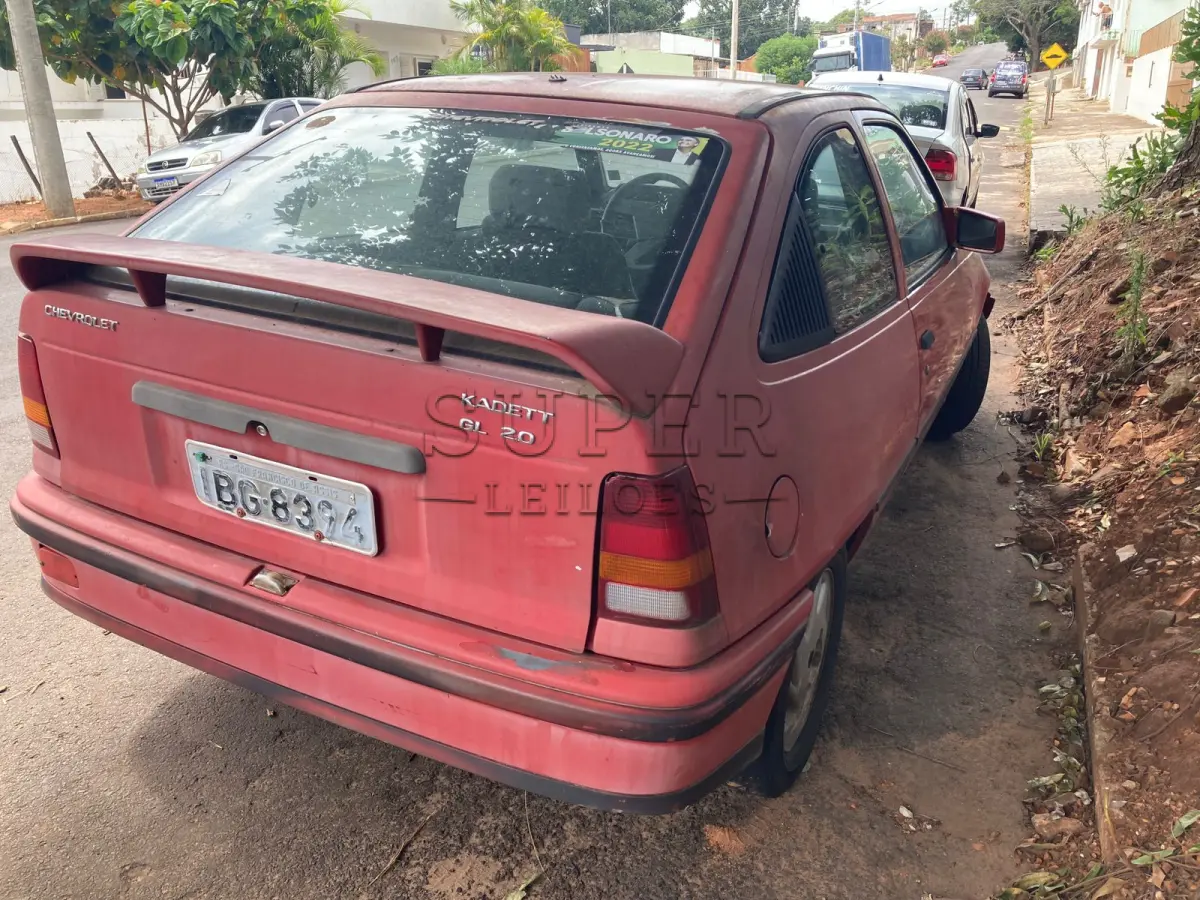 LOTE 001 - VEICULO GM/KADETT SL/E, PLACAS IBG8394, GASOLINA, VERMELHA, ANO/MODELO 1989