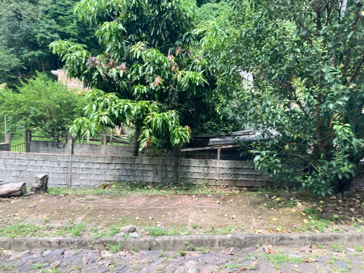 LOTE 001 - Terreno Urbano, com a área de 1.687,50m, com benfeitorias não averbadas. Igrejinha/RS
