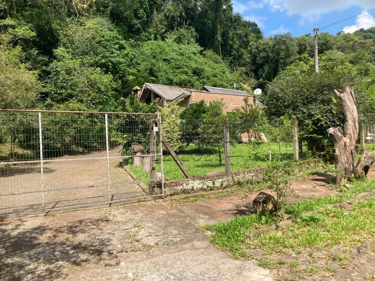 LOTE 001 - Terreno Urbano, com a área de 1.687,50m, com benfeitorias não averbadas. Igrejinha/RS