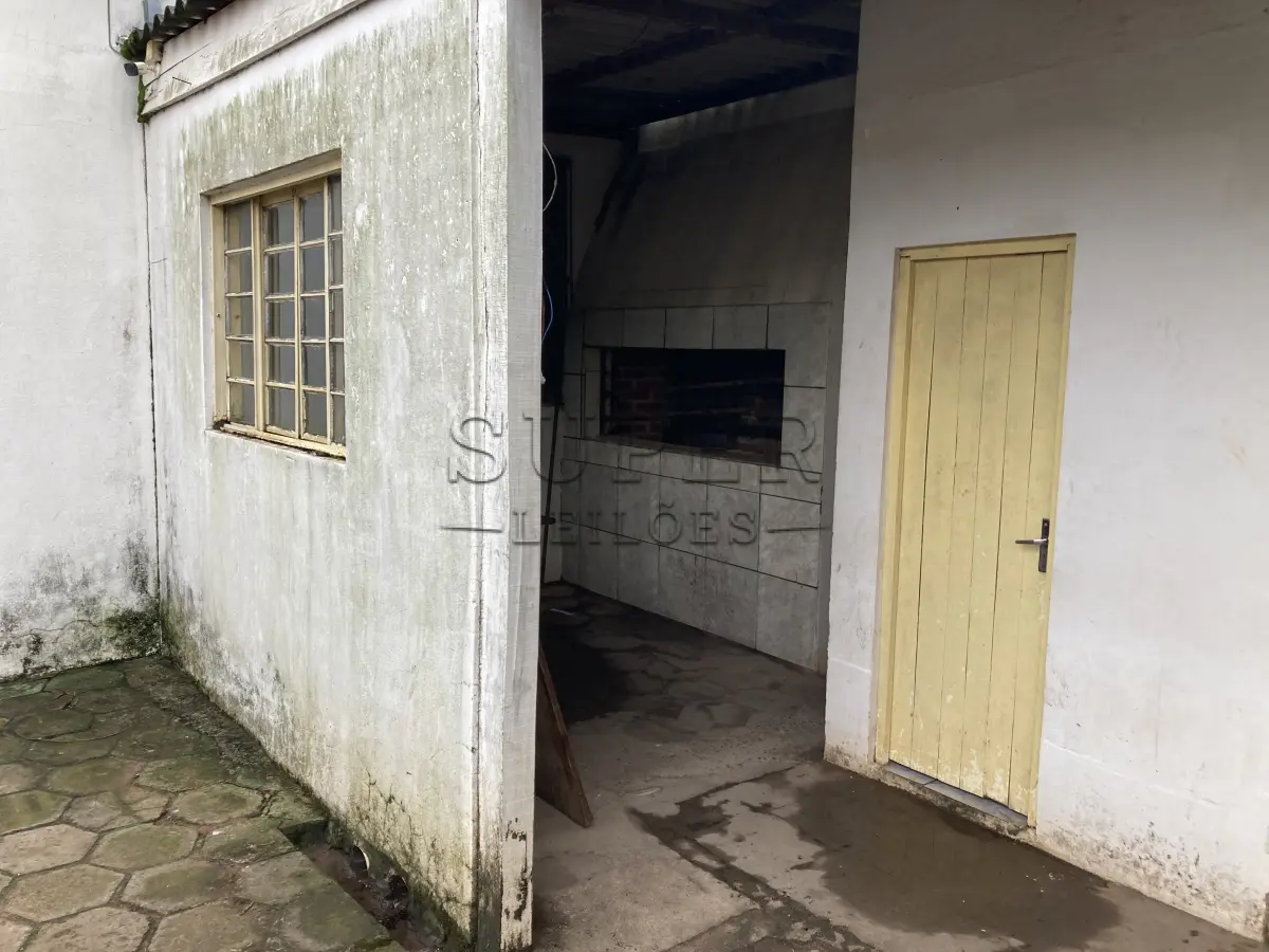 LOTE 001 - Terreno Urbano “Encravado” com área de 1.400m²,com um galpão de 849,82m², São Francisco de Assis/RS