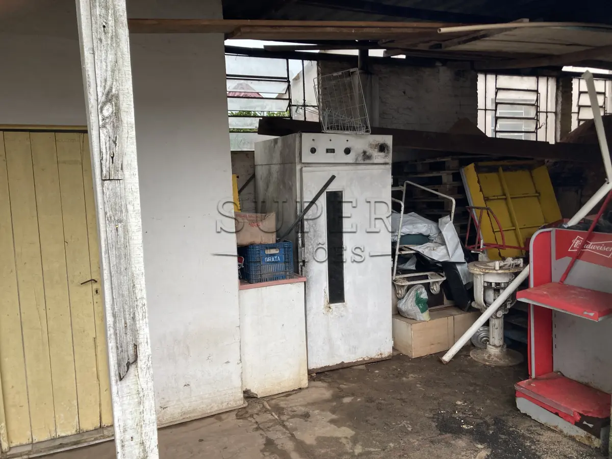 LOTE 001 - Terreno Urbano “Encravado” com área de 1.400m²,com um galpão de 849,82m², São Francisco de Assis/RS