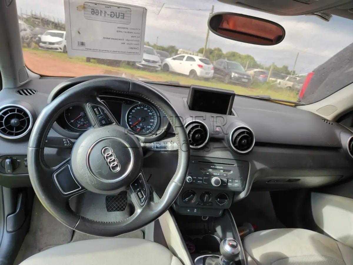 LOTE 001 - o Audi A1 1.4TFSI, placas EUG1166, Chassi WAUAYA8X1CB007226, Ano/Modelo 2011/2012, cor Preto.