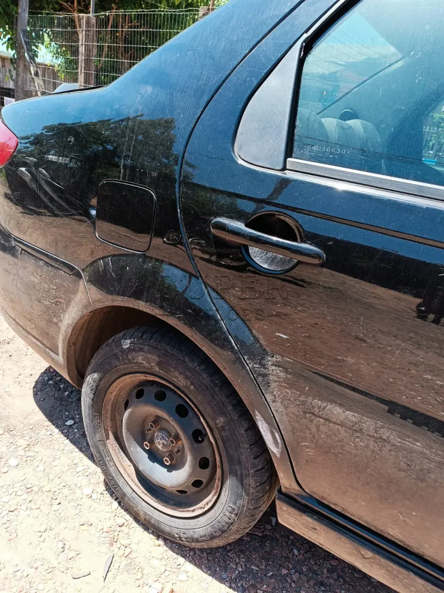 LOTE 001 - VEICULO FIAT SIENA EL 1.0 FLEX, ANO/MODELO 2013/2014, PLACA IUK4137,  COR PRETA,