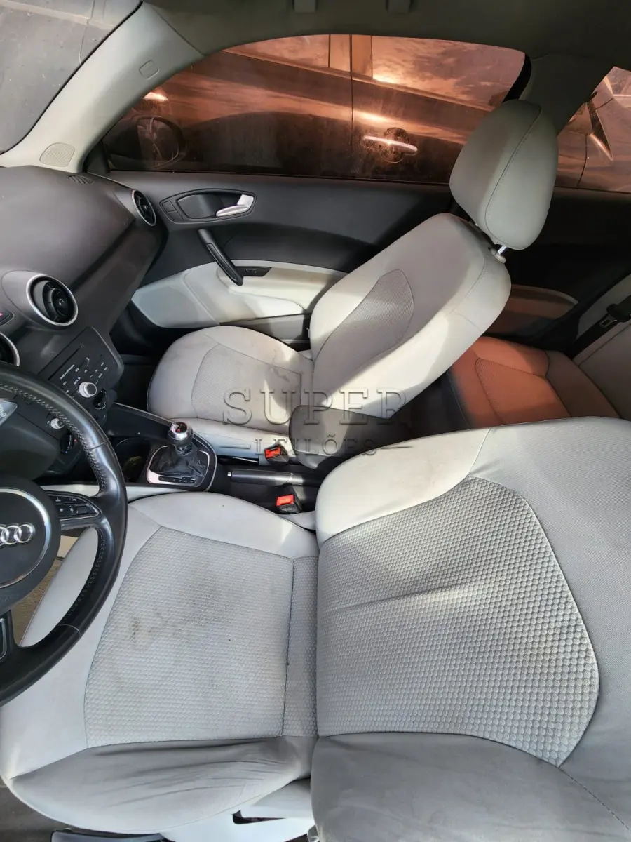 LOTE 001 - o Audi A1 1.4TFSI, placas EUG1166, Chassi WAUAYA8X1CB007226, Ano/Modelo 2011/2012, cor Preto.