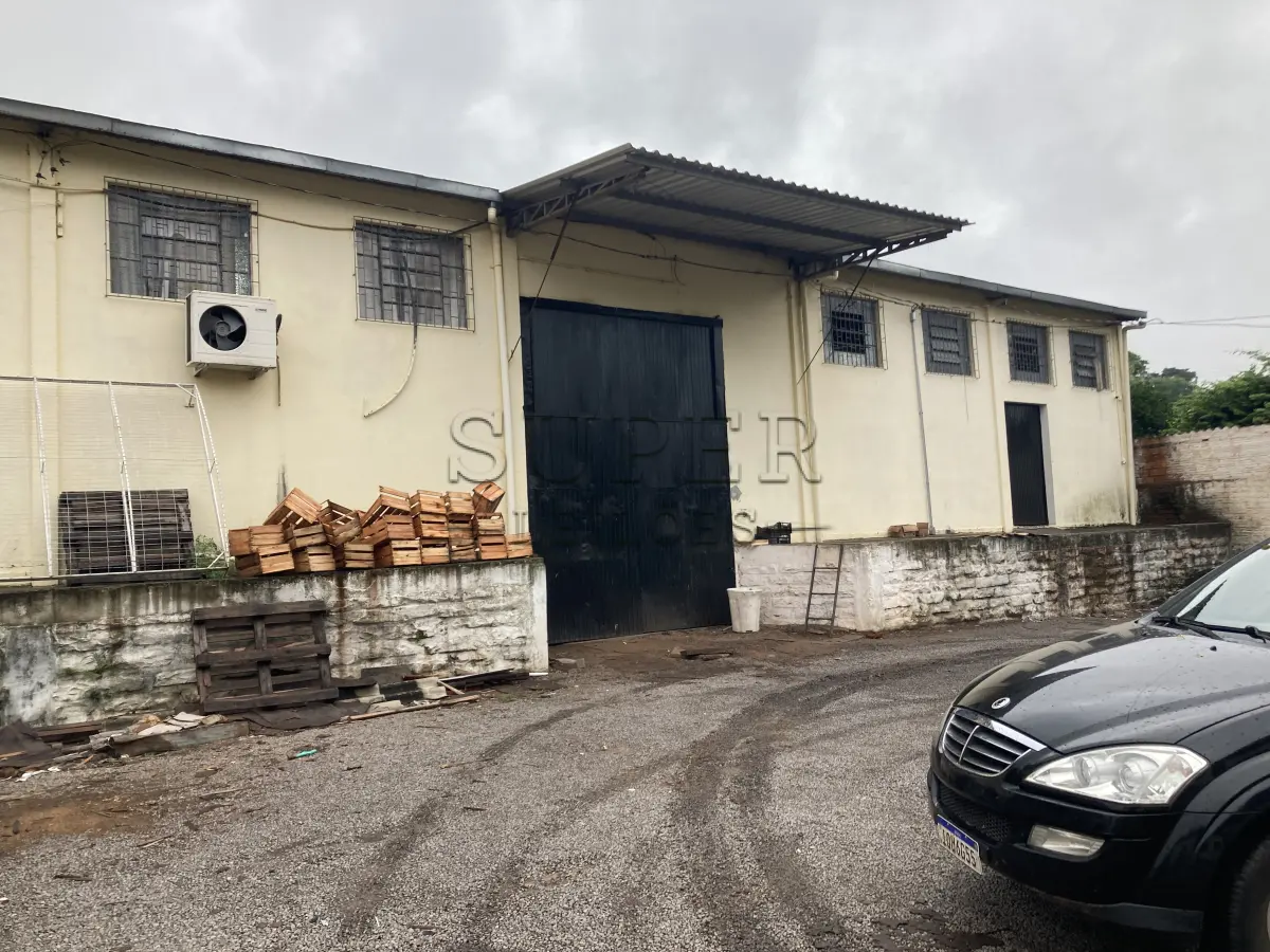 LOTE 001 - Terreno Urbano “Encravado” com área de 1.400m²,com um galpão de 849,82m², São Francisco de Assis/RS
