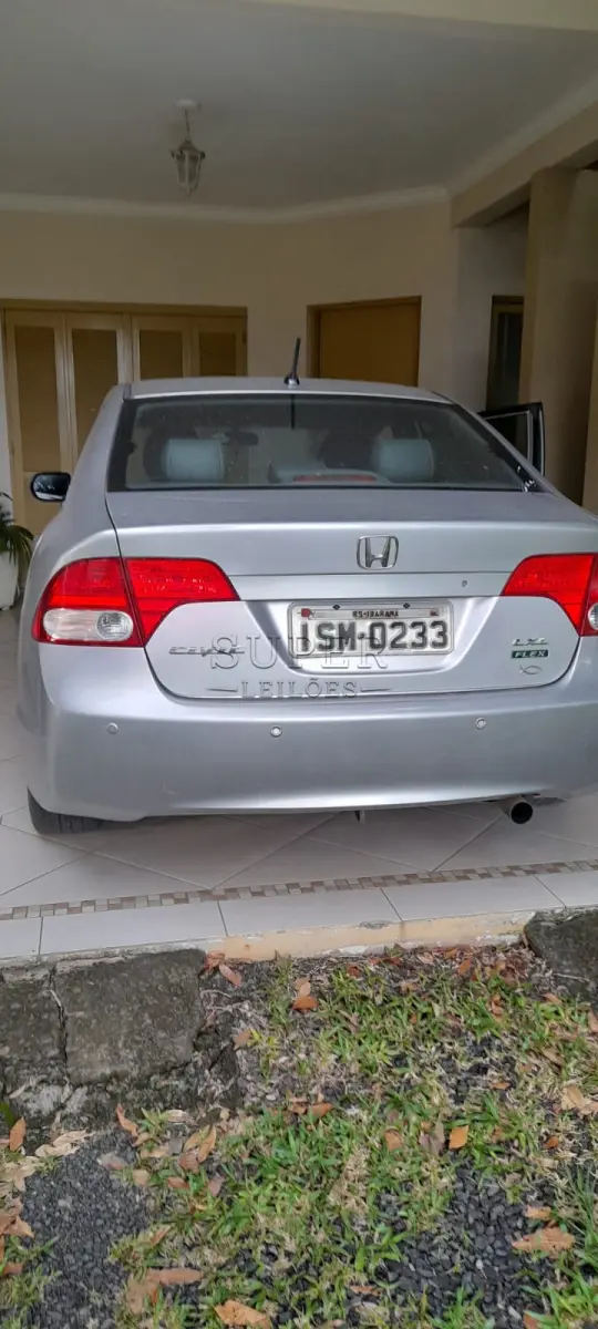 LOTE 001 - UM VEICULO HONDA/CIVIC LXL FLEX, 140CV, PLACA ISM0233, PRATA, ANO/MODELO 2011