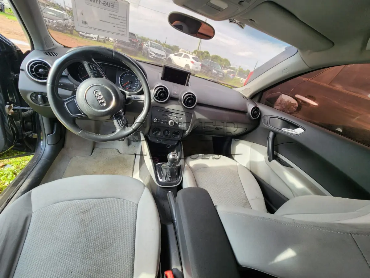 LOTE 001 - o Audi A1 1.4TFSI, placas EUG1166, Chassi WAUAYA8X1CB007226, Ano/Modelo 2011/2012, cor Preto.