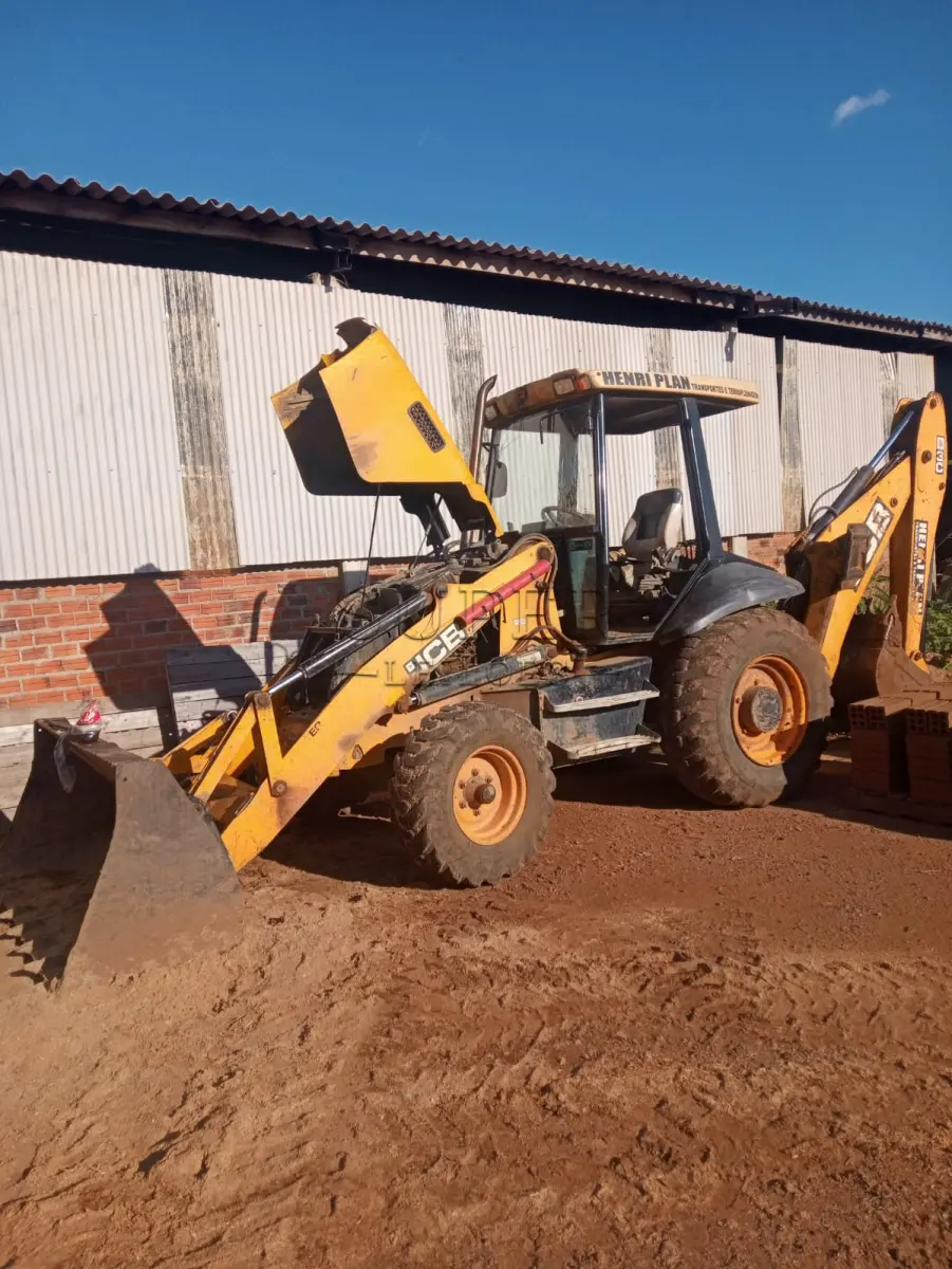 LOTE 001 - LOTE 01-  RETROESCAVADEIRA ,JCB MODELO 3C, 4X2, ANO DE FABRICAÇÃO 2014