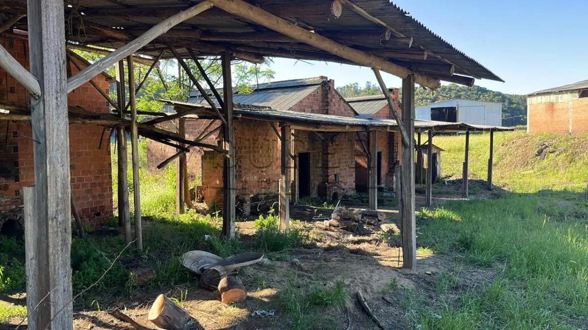 LOTE 006 - Duas áreas de campo e suas Benfeitorias  73.912,80m², Campestre, Sobradinho/RS