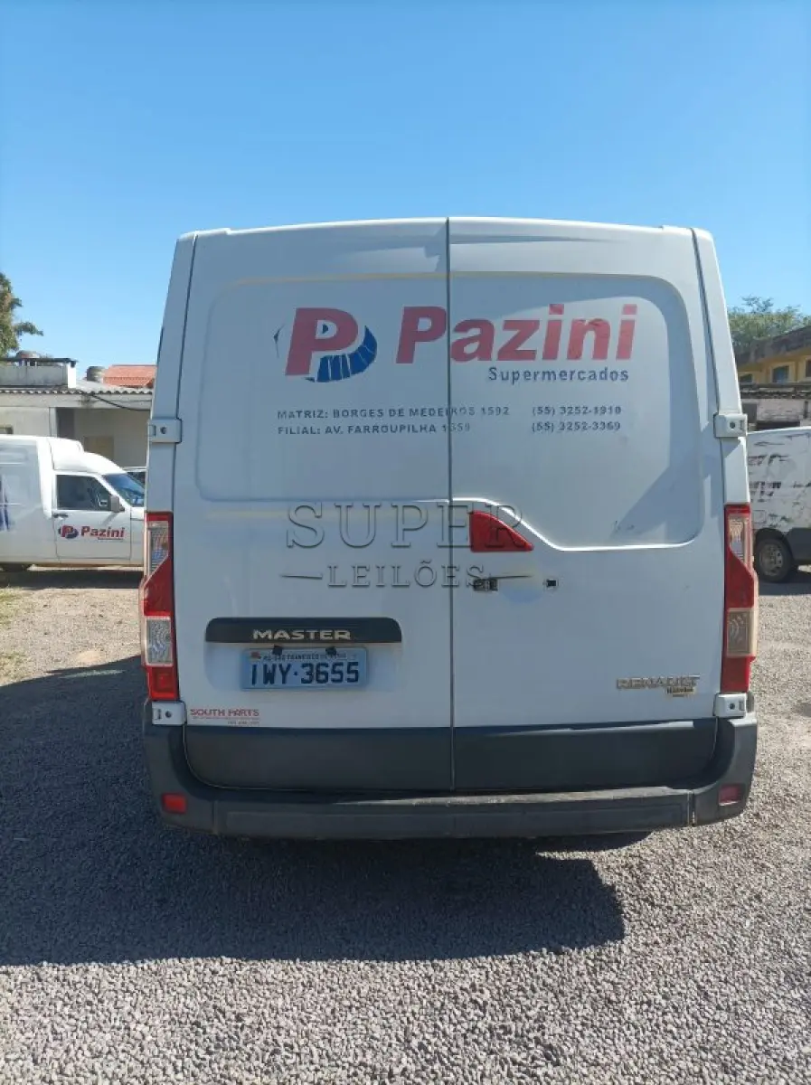LOTE 013 - Veículo RENAULT/MASTER FUR L1H1, ano/modelo 2015/2016, placa IWY3655