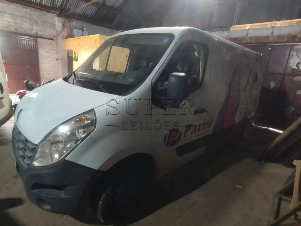 LOTE 013 - Veículo RENAULT/MASTER FUR L1H1, ano/modelo 2015/2016, placa IWY3655