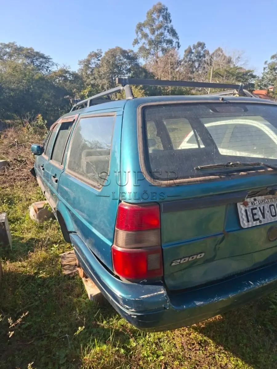LOTE 009 - Lote 03 – Um Automóvel VW/Quantum GLS 2000l, Fabricação/Modelo: 1996/1996.