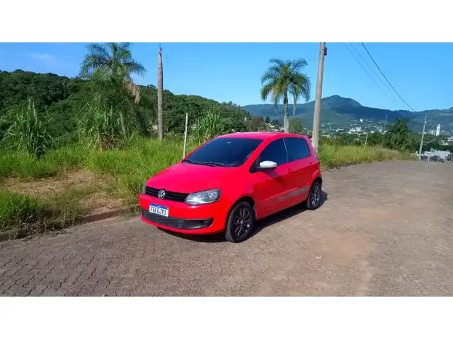 VW/FOX ROCK IN RIO, Ano/modelo: 2013/2014, Placa: FGF0J93, Chassi: 9BWAB45Z4E4039015, Cor: Vermelha